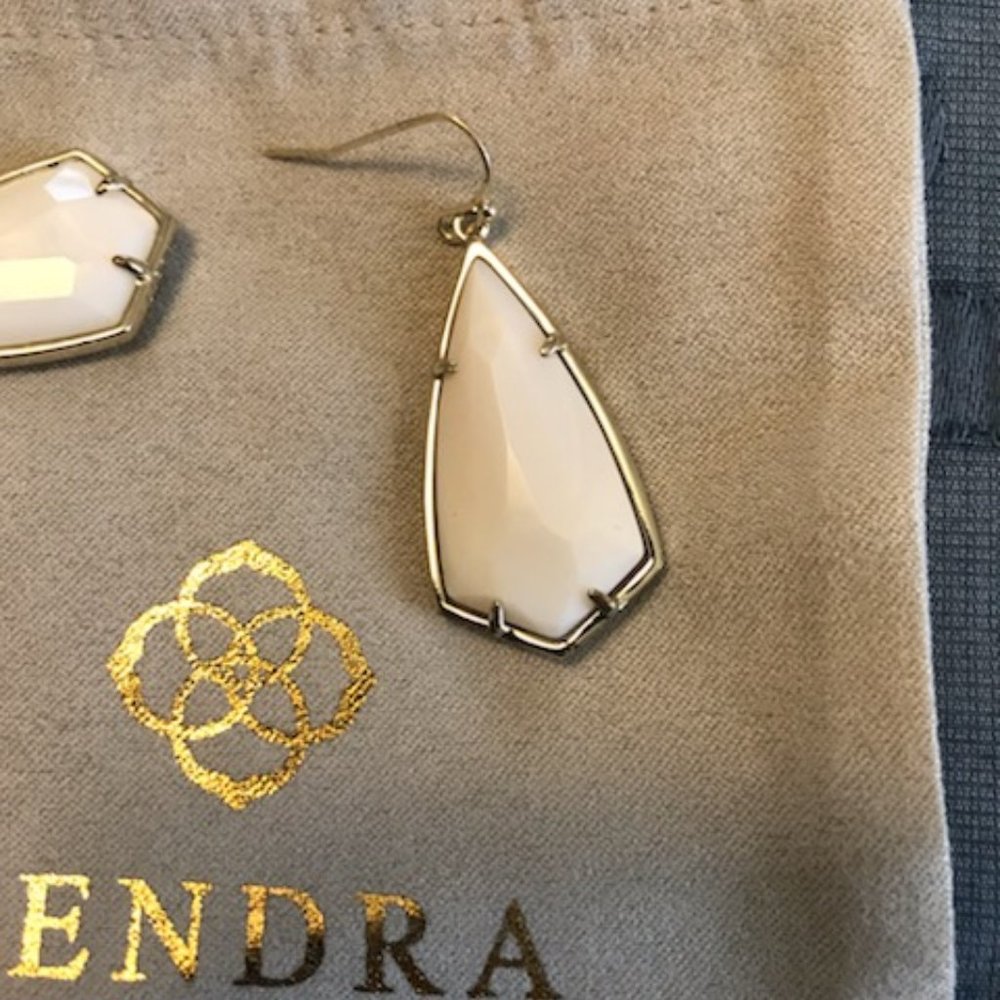 Kendra Scott drop earrings